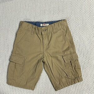 Levi’s khaki cargo shorts. Boys size 6